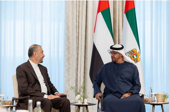 الإمارات وإيران تتفقان على تعزيز التعاون
