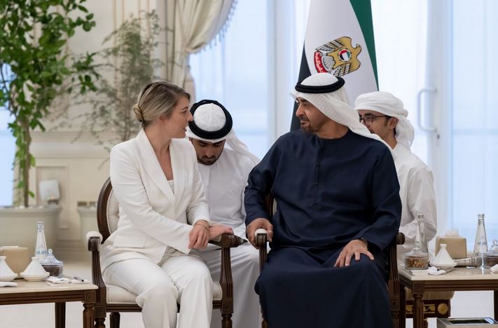 رئيس الدولة يؤكد على أهمية العلاقات الإماراتية الكندية