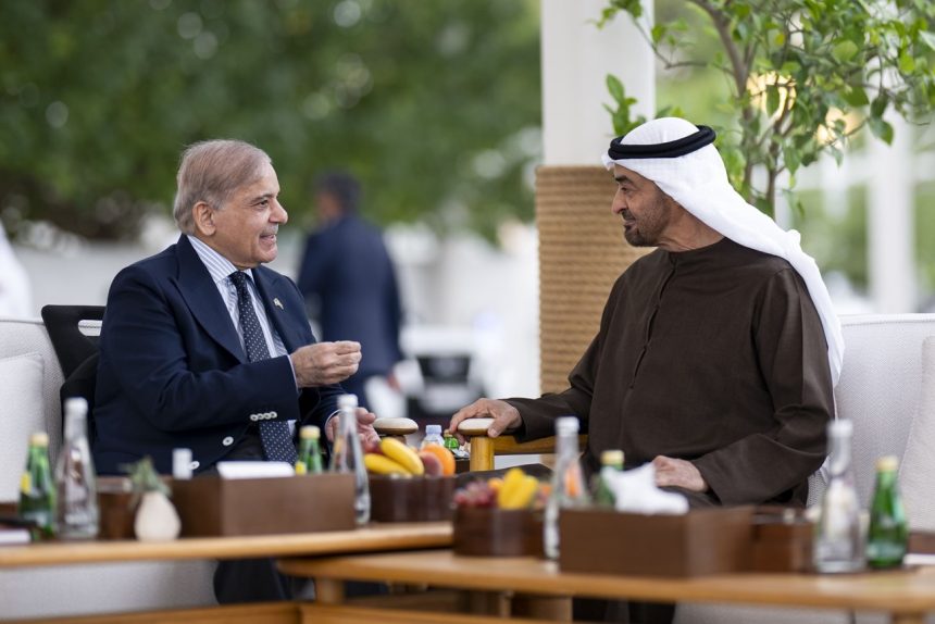 رئيس الدولة يستقبل رئيس وزراء باكستان لتعزيز التعاون المشترك