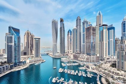 دبي مارينا الوجهة المثالية للسياحة في الإمارات