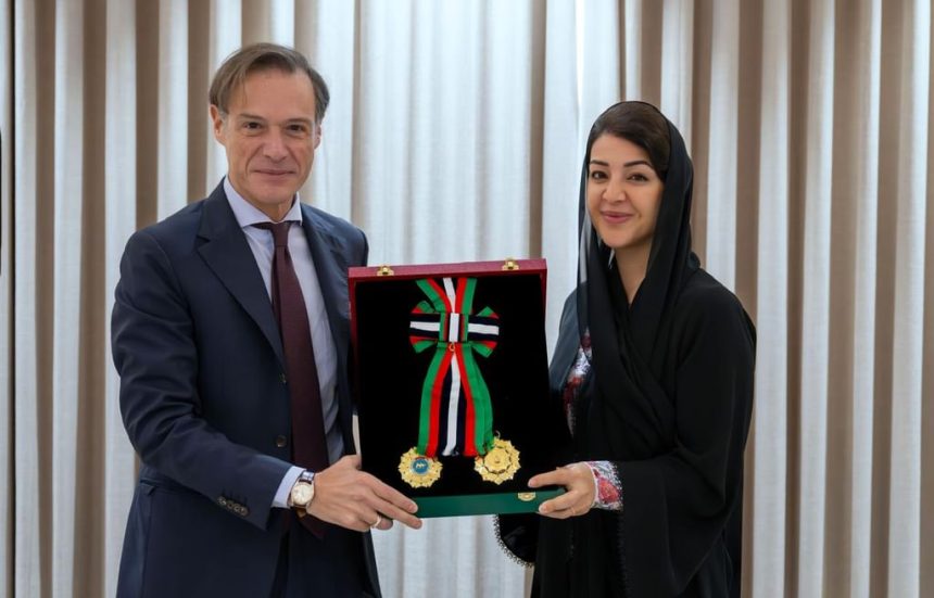 رئيس الدولة يمنح وسام الاستقلال من الدرجة الأولى لسفير اليونان