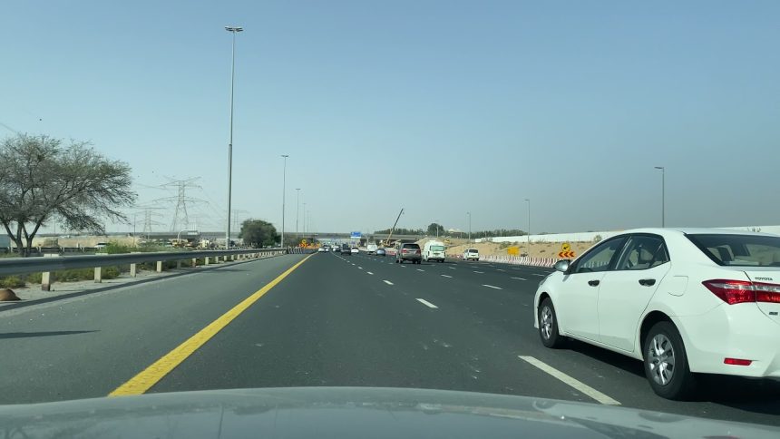 شارع الإمارات العابر