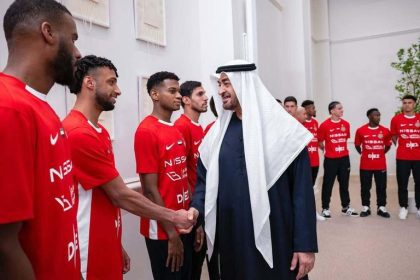 رئيس الدولة يستقبل فريق شباب الأهلي بعد موسم استثنائي