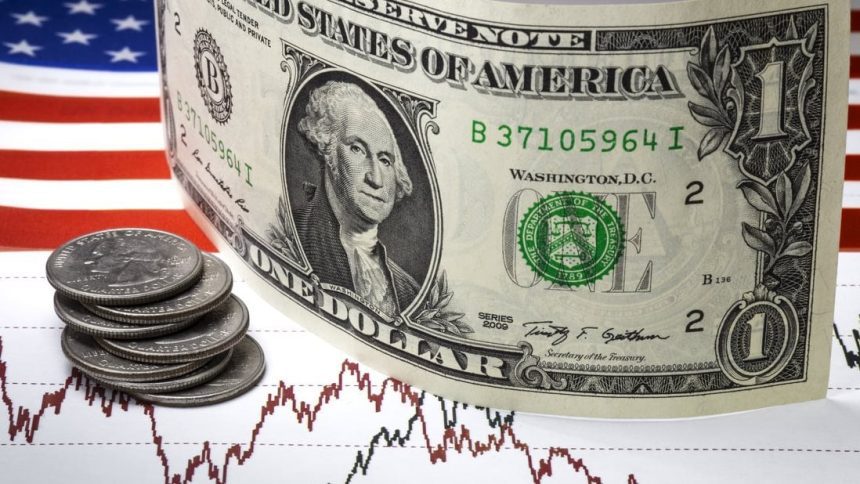 الدولار الأمريكي يتجه إلى 5 أشهر من الخسائر وسط ضبابية مالية