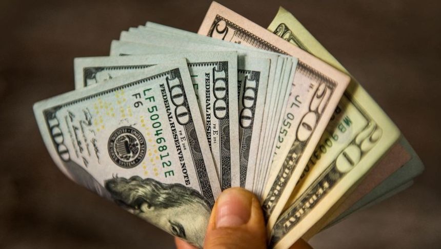 الدولار الأمريكي في آسيا تحت الضغط: هل تشهد 2025 بداية النهاية؟