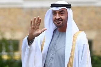 محمد بن زايد يبحث سبل خفض التصعيد في المنطقة مع بريطانيا وقبرص
