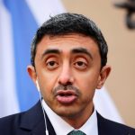 وزير الخارجية الإماراتي يجري اتصالات موسعة لبحث تداعيات التصعيد في المنطقة
