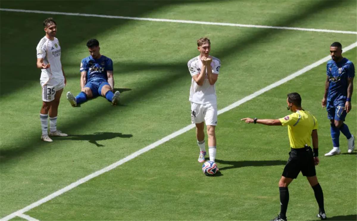 الهلال السعودي ضد سالزبورغ.. البث المباشر والقنوات الناقلة وموعد مباراة كأس العالم للأندية 2025