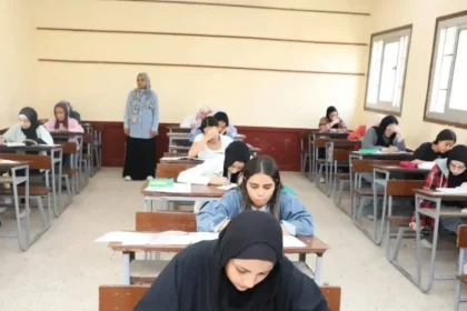 الثانوية العامة في الإمارات 2025.. الطلبة يستهلون الامتحانات بالفيزياء في أبوظبي