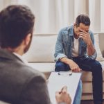 اللايف كوتش.. من هو ولماذا أصبح حديث العصر؟